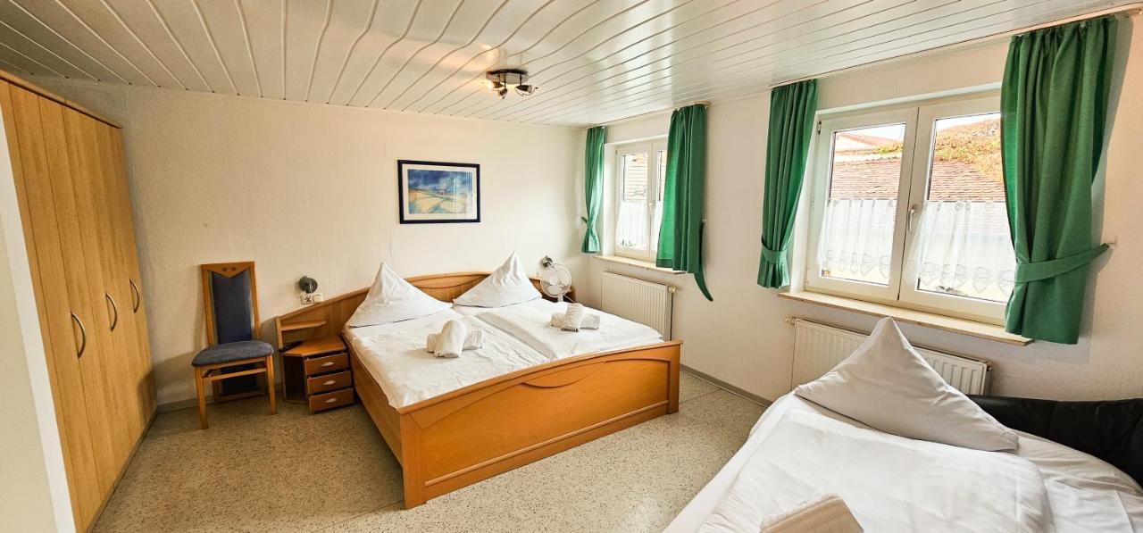 Pension Il Classico Groß-Zimmern Exteriör bild